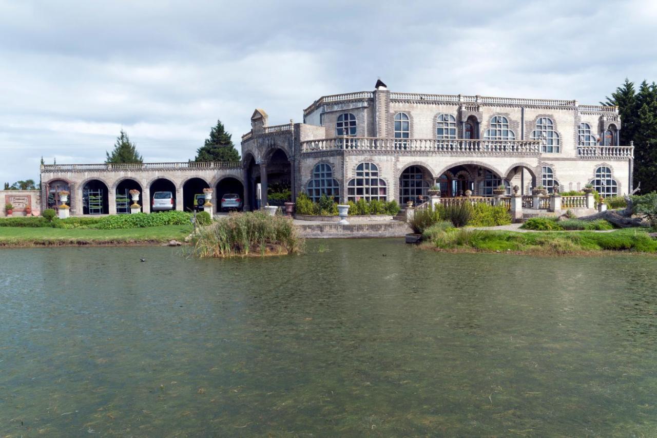 فندق Bygracealone Manor Outeniekwa المظهر الخارجي الصورة